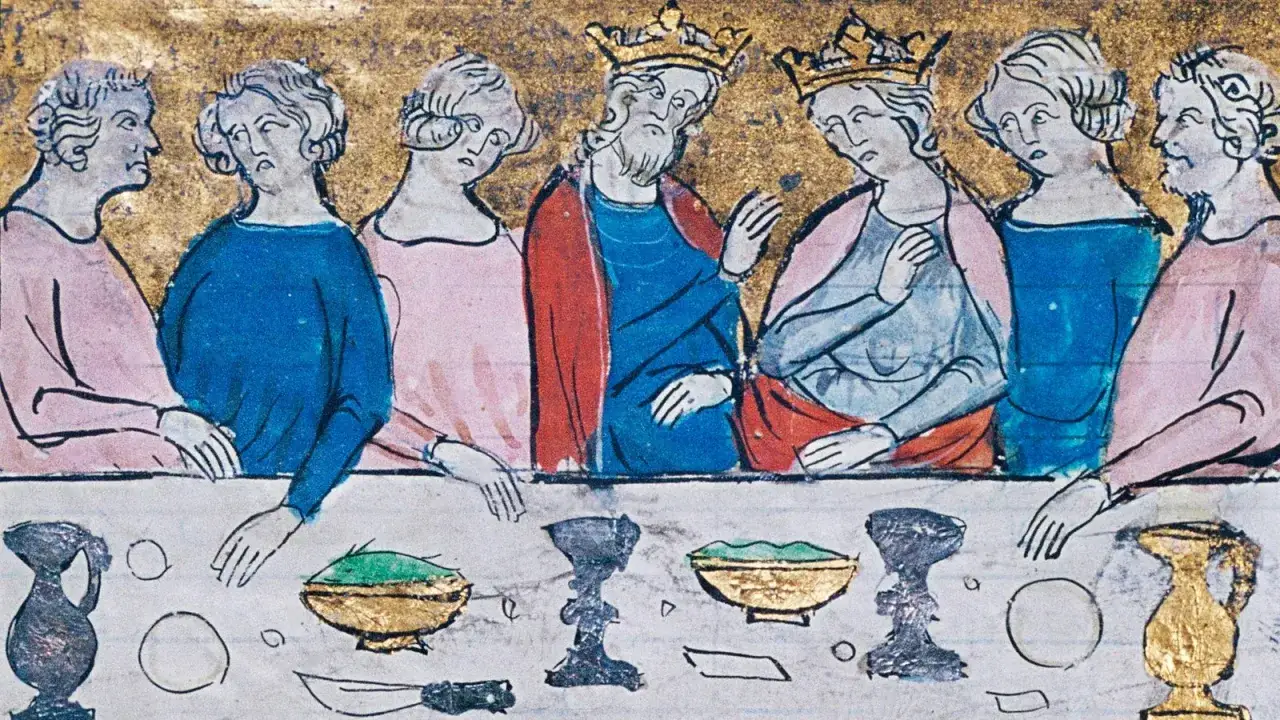 Mittelalterliche Tafel: Könige und Hofstaat beim Essen und Trinken. Goldene Becher und Schüsseln mit grüner Speise.