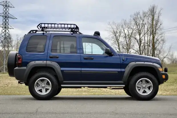Jeep Liberty KJ vs KK porównanie