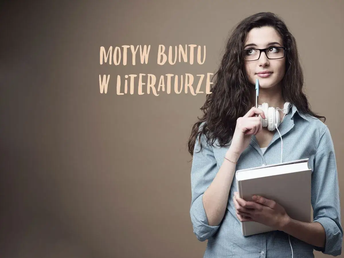 Młoda kobieta z książką i długopisem zastanawia się nad motywem buntu w literaturze.