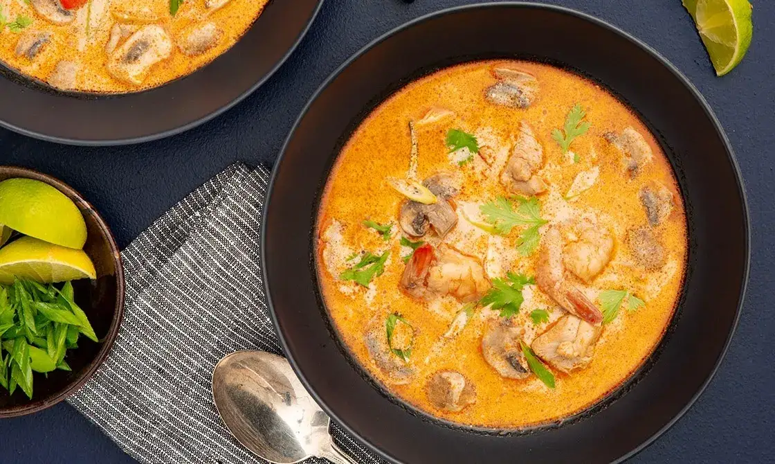 keto zupa tajska krewetki