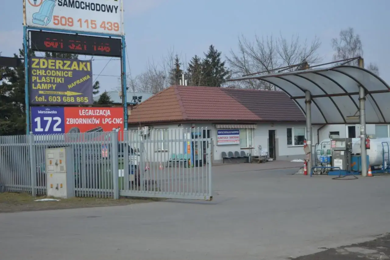 Warszawska 172 oferuje legalizację zbiorników LPG-CNG. Dowiedz się, ile kosztuje legalizacja butli LPG w tym miejscu.