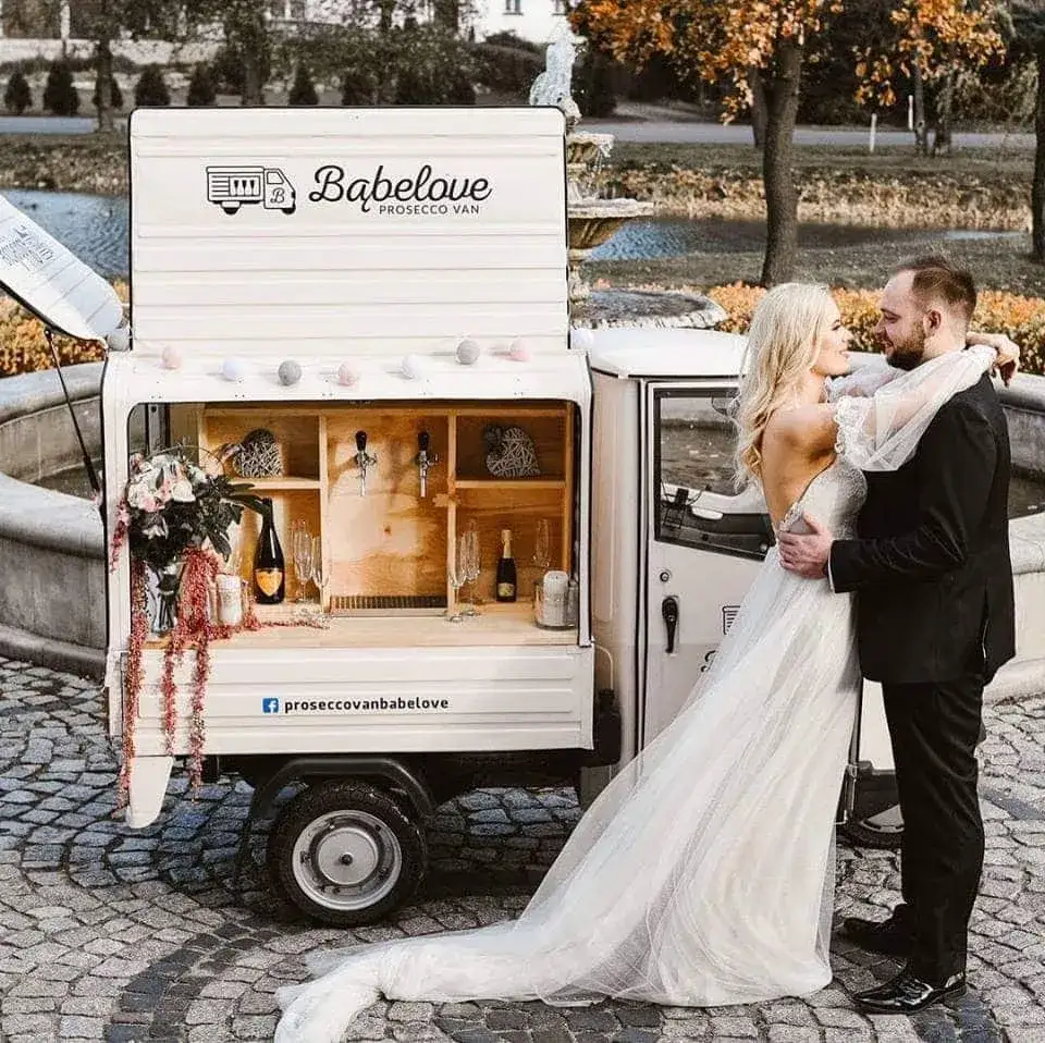 nowoczesne atrakcje weselne prosecco van fotobudka 360 live cooking