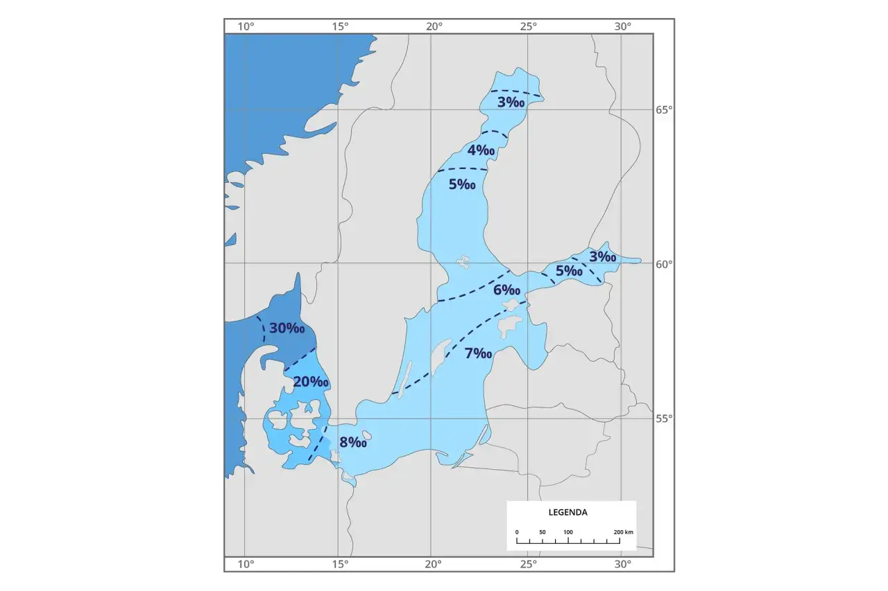 Mapa Bałtyku z zaznaczonym zasoleniem. Ciekawostki o morzu bałtyckim: od 3‰ na północy do 30‰ w cieśninach duńskich.