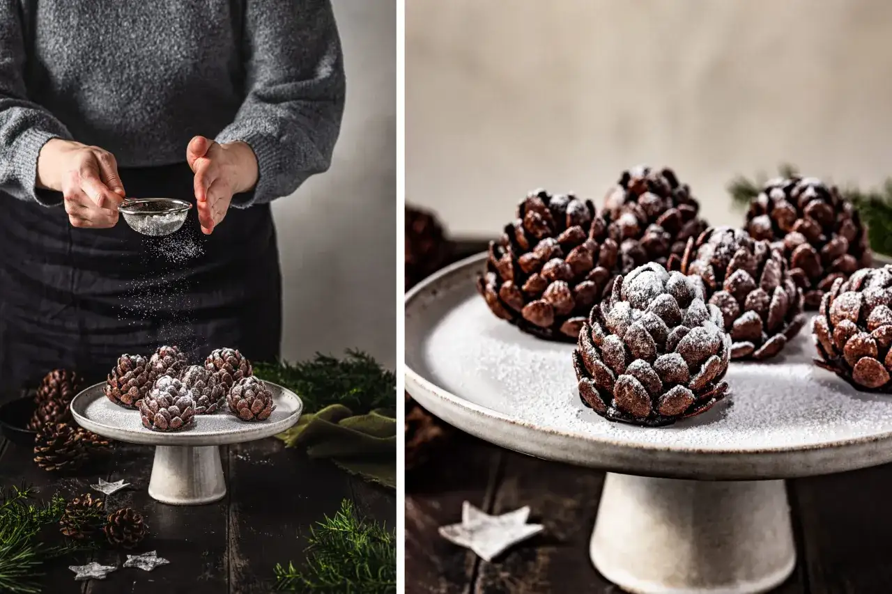 Schokoladen-Tannenzapfen-Kekse werden mit Puderzucker bestäubt. Diese leckeren Tannenzapfen backen sind ein süßer Genuss.