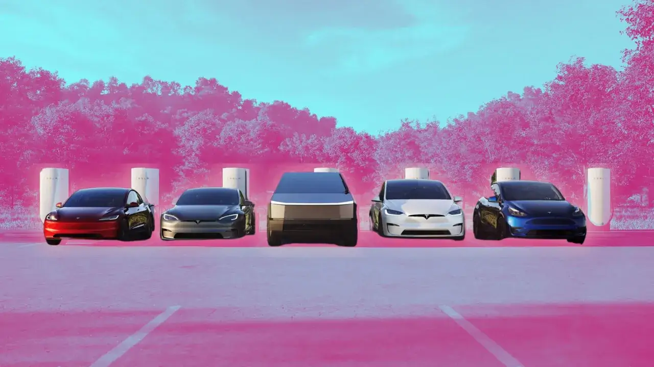 Różne modele Tesli: czerwony Model S, szary Model 3, futurystyczny Cybertruck, biały Model X i niebieski Model Y, stojące obok ładowarek.