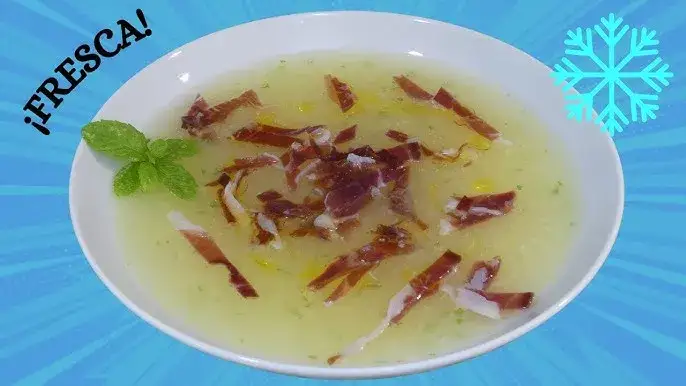 Sopa fría de melón con jamón y menta