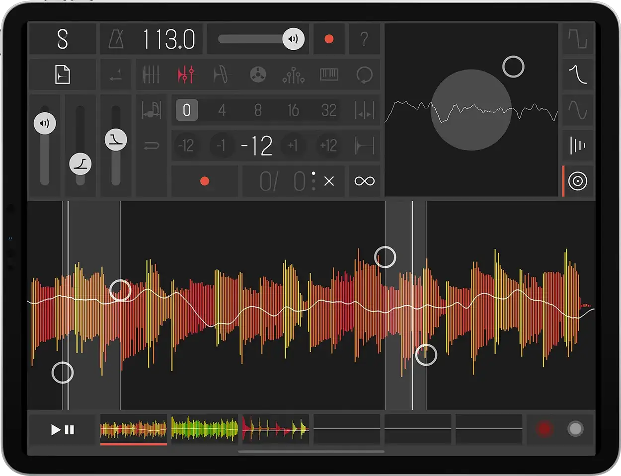 Ein Musikproduktions-Interface mit Wellenformen und Reglern, das an einen vst sampler erinnert.