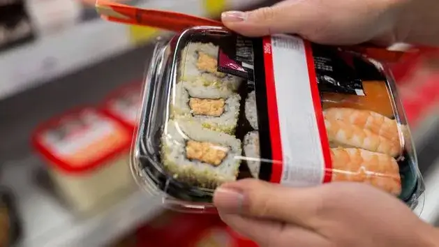 sushi z marketu vs sushi z restauracji