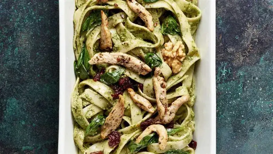makaron z pesto i kurczakiem pomysł