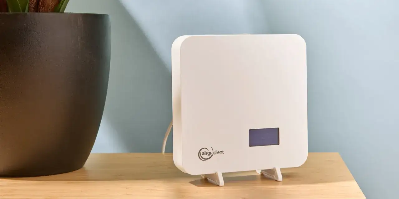 Dispositivo blanco Airgradient monitoriza la calidad del pm aire.
