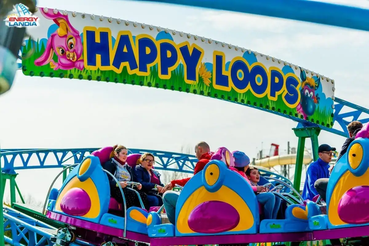 Radość na karuzeli Happy Loops w Energylandii! Wspaniałe atrakcje dla dzieci Małopolska czekają na Ciebie.