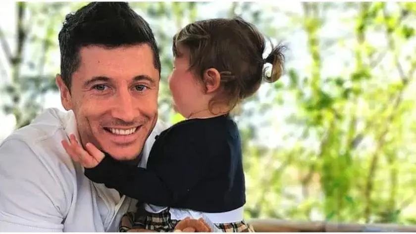 Zdjęcie Ile Lewandowski ma dzieci? Odkryj życie rodzinne piłkarza