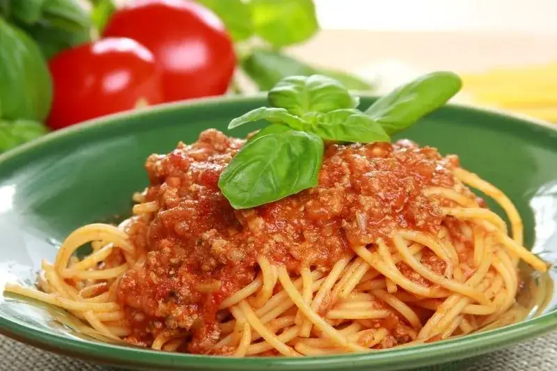 R&oacute;żne świeże warzywa do sosu bolognese