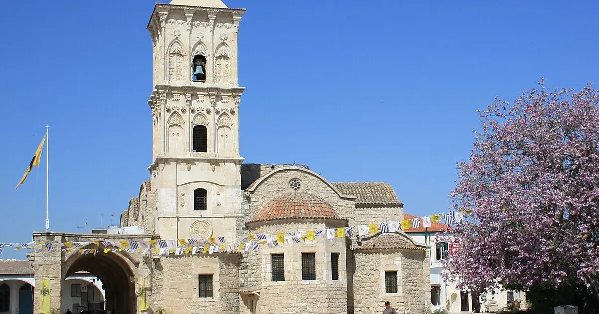 Larnaka panorama z Cerkwią św. Łazarza