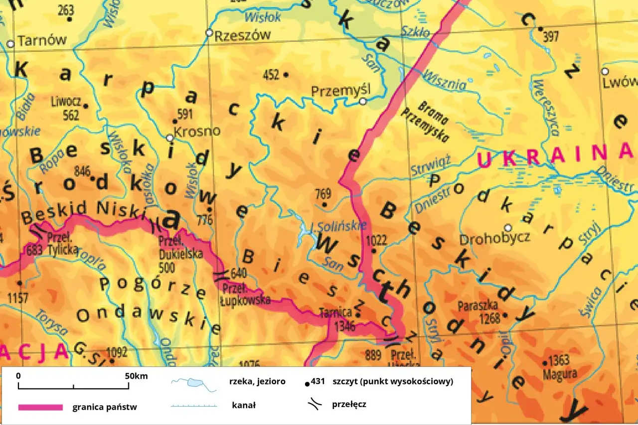 Mapa pokazuje Karpaty, w tym Beskid Niski i Bieszczady. W Polsce jest wiele pasm górskich, a te są częścią większego łańcucha.