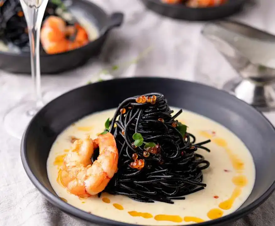 spaghetti al nero di seppia danie