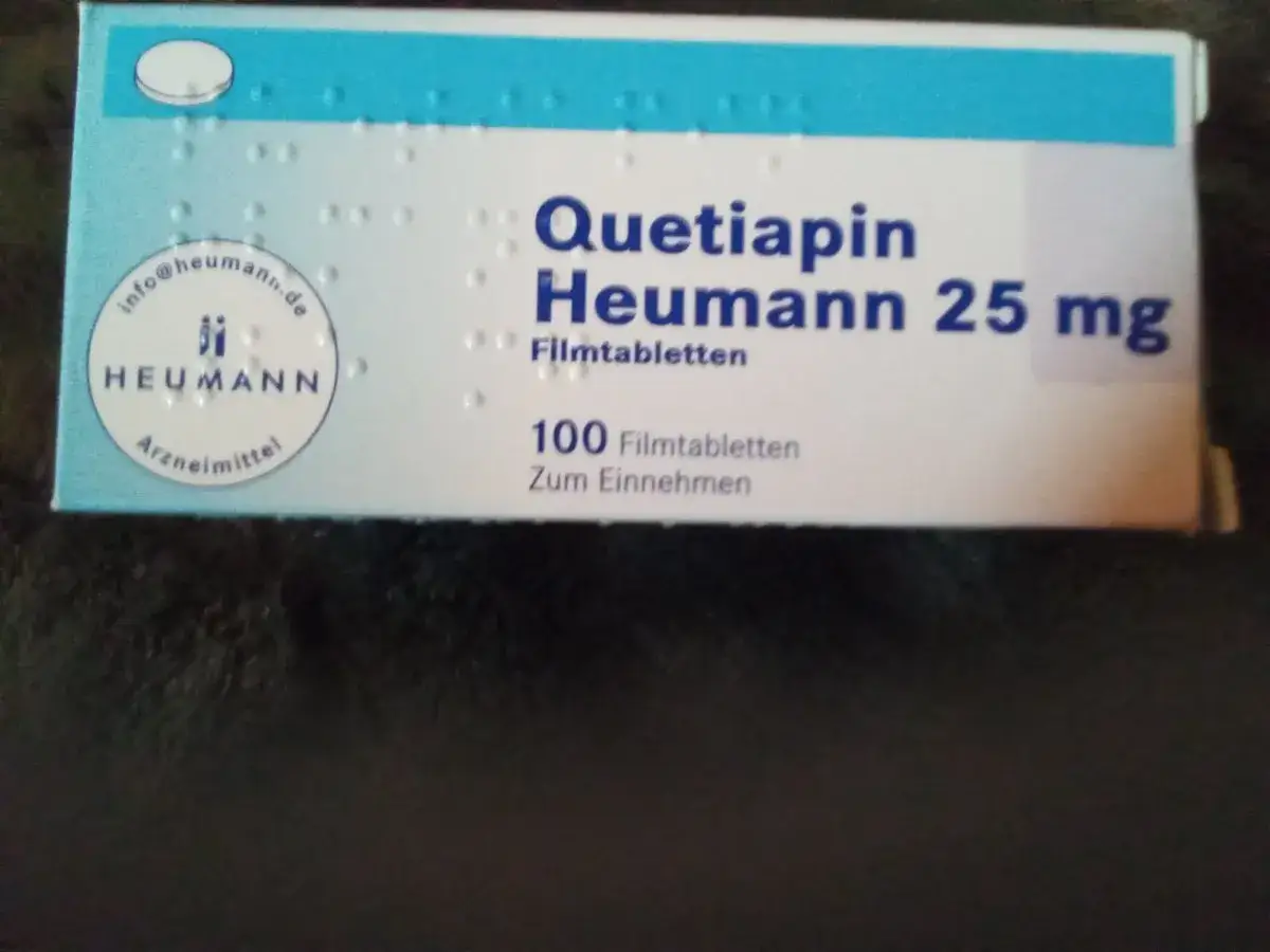 Opakowanie leku Quetiapin Heumann 25 mg, pomocnego w leczeniu nerwicy lękowej. 100 tabletek.