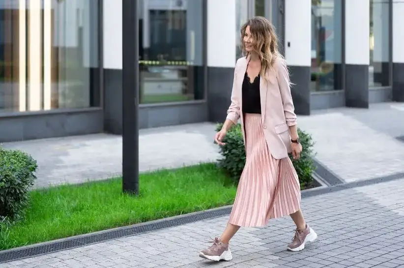 długa sp&oacute;dnica buty stylizacje proporcje