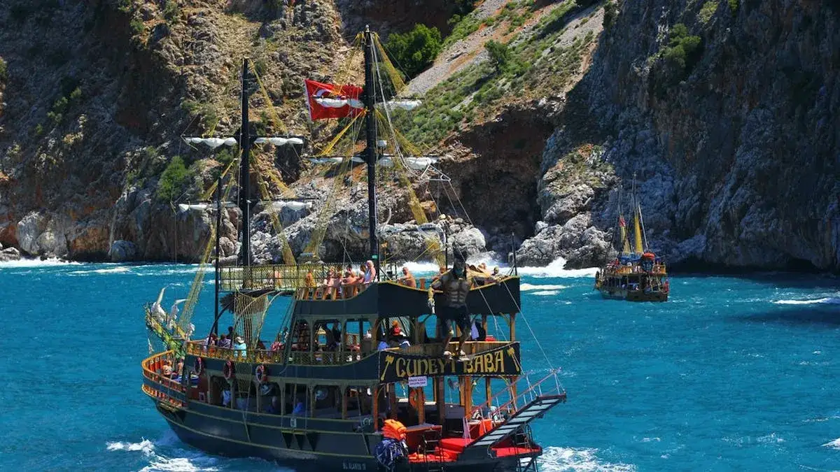 Rejs statkiem pirackim Alanya