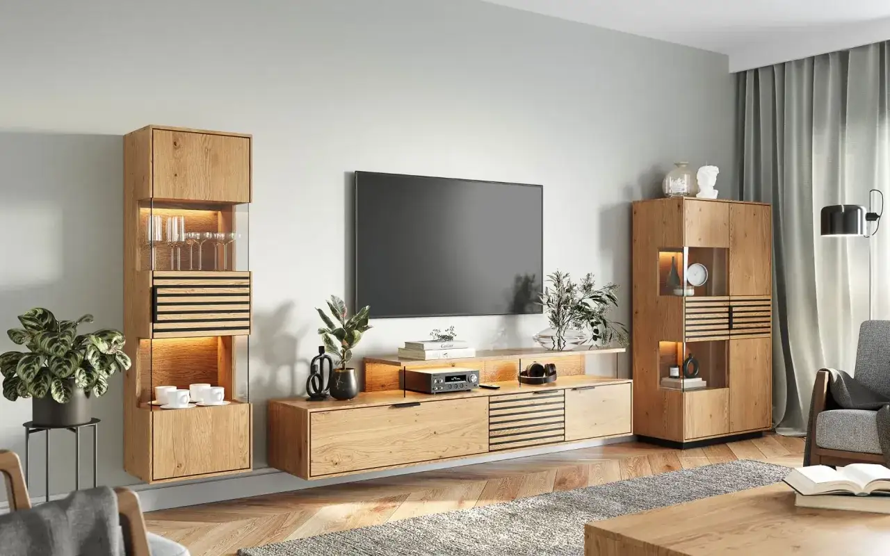 Modern Wohnwand mit Vitrinen und TV-M&ouml;bel. Die warmen Holzt&ouml;ne von **Eiche und Buche kombinieren** sich zu einem stilvollen Ensemble.