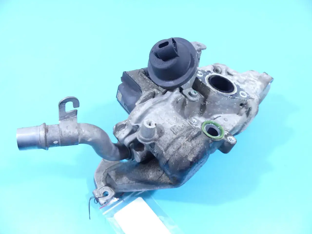 Zawór recyrkulacji spalin (EGR) do Volvo V40, potencjalnie odpowiedzialny za zredukowane osiągi silnika.