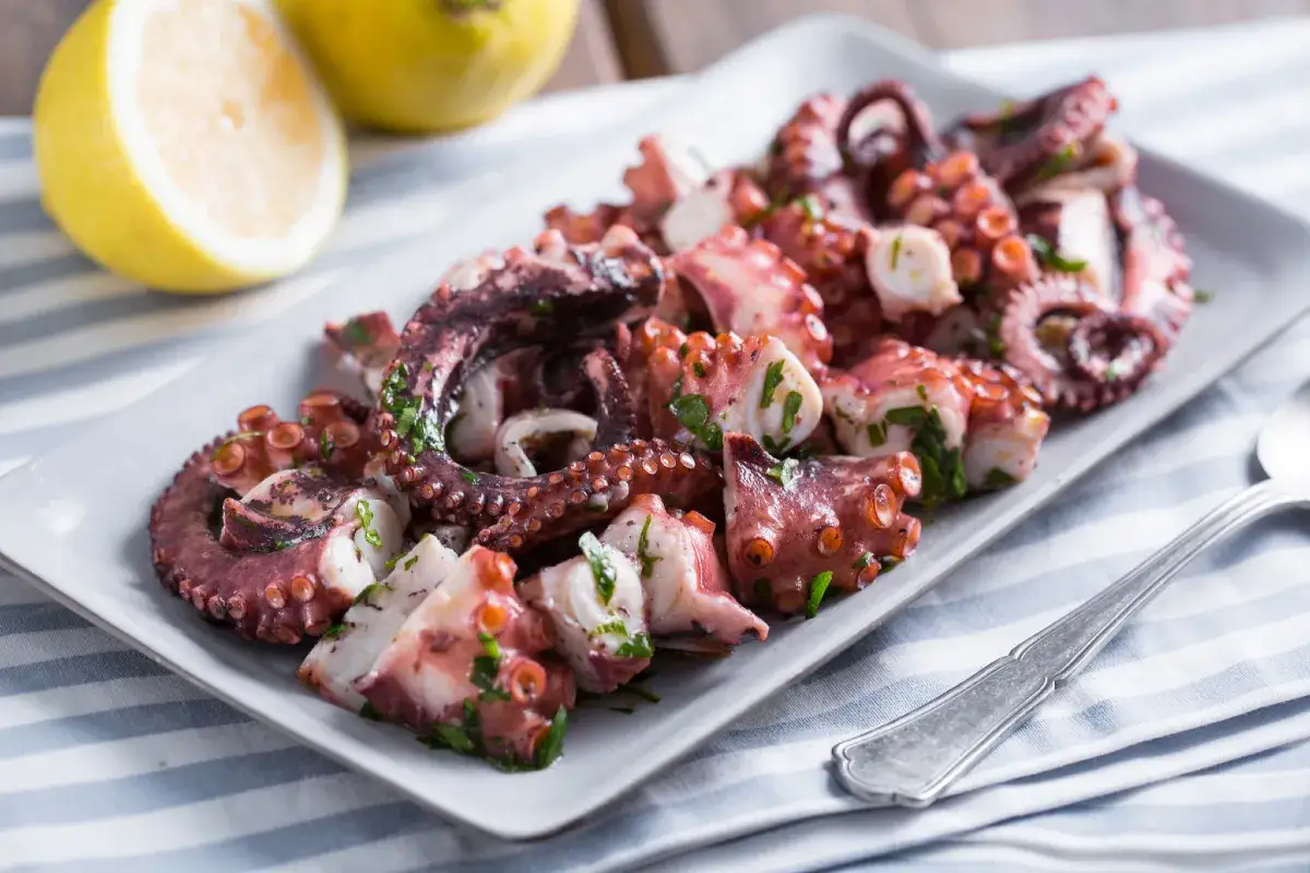 Salade de poulpe méditerranéenne classique