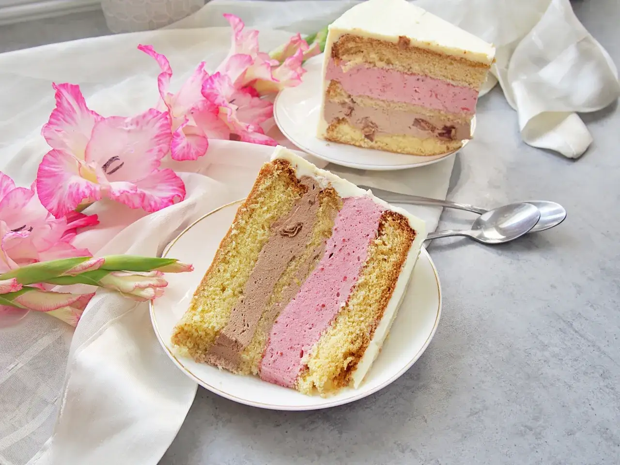 tort z kremem kinder bueno