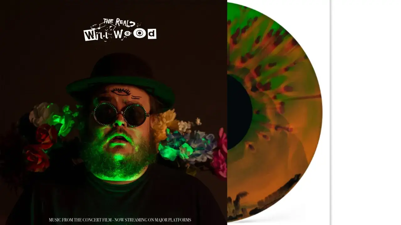 Witt Wood mit psychedelischer Schallplatte, ein Beispiel für Indie-Musik. Musik aus dem Konzertfilm, jetzt auf allen großen Plattformen.