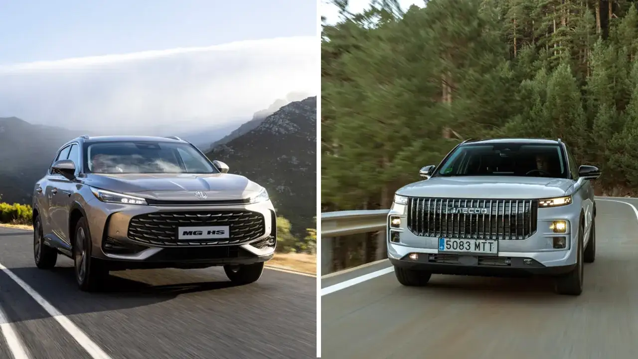 Dwa auta typu auto mg suv: srebrny MG HS na tle gór i biały na tle lasu.