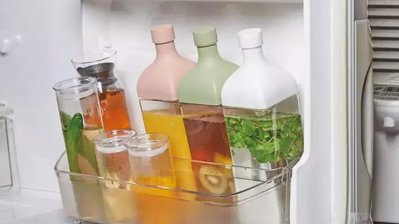 cold brew tea w dzbanku w lod&oacute;wce