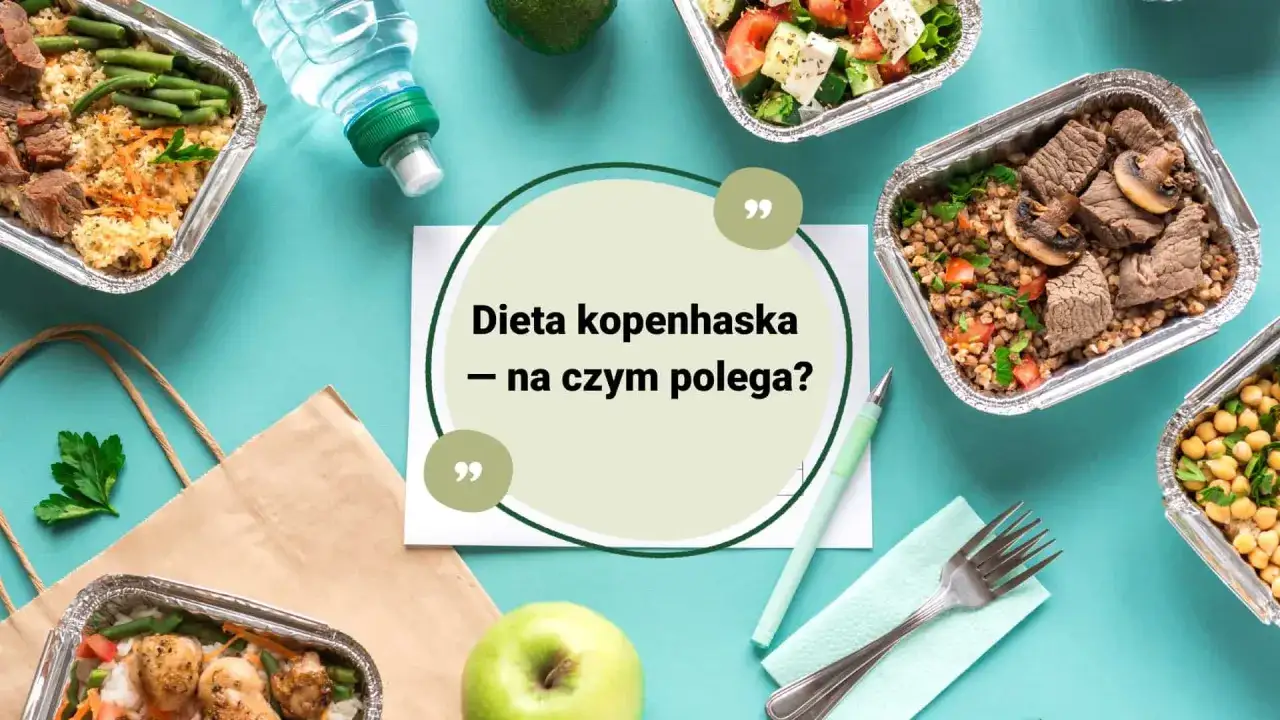 Dieta kopenhaska – na czym polega? Pudełka z jedzeniem, jabłko i butelka wody sugerują zdrowe odżywianie.