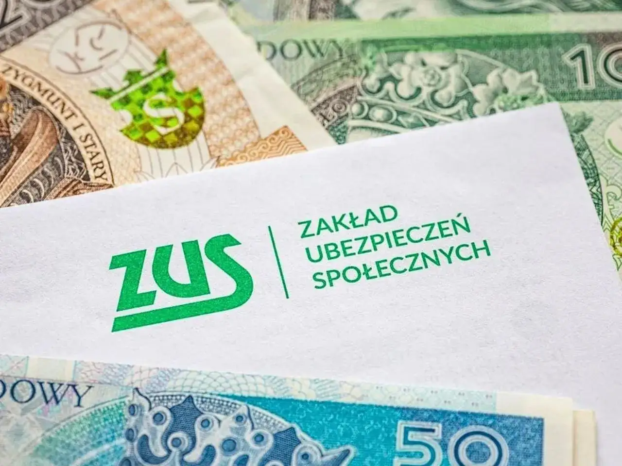 ZUS i polskie banknoty. Czy to odpowiedź na pytanie: renta alkoholowa ile wynosi?