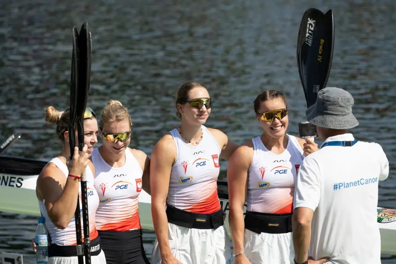 Polska reprezentacja kajakarska na podium