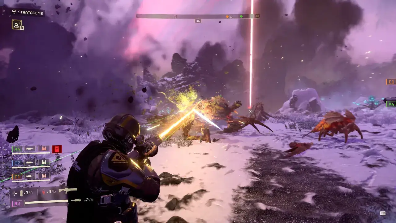 Gracz w grze akcji walczy z potworami na śnieżnej planecie. To jedne z najlepszych gier multiplayer.