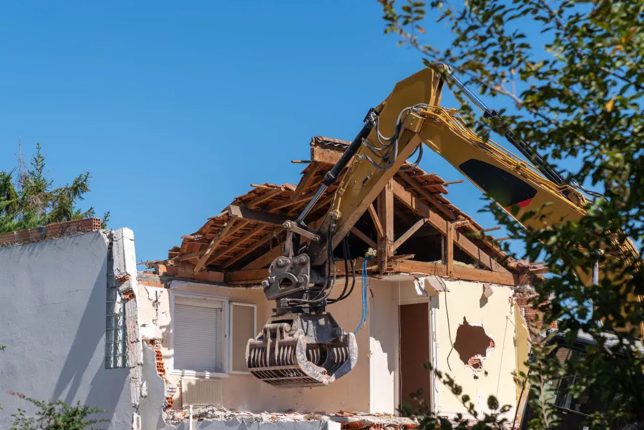 Nieodpowiedni stan techniczny budynku, zagrożenie budowlane