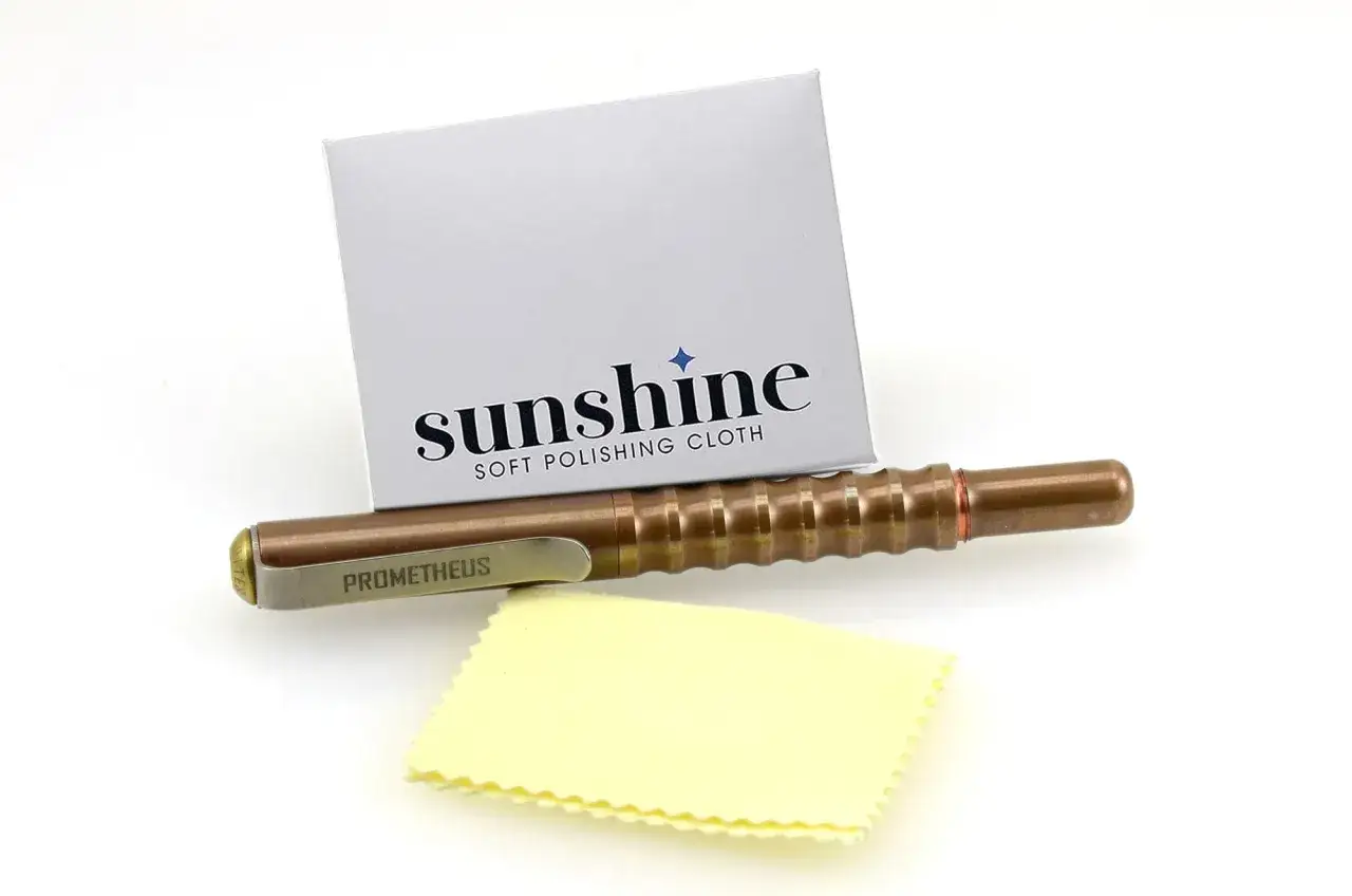 Kit para limpiar bronce: pluma met&aacute;lica 