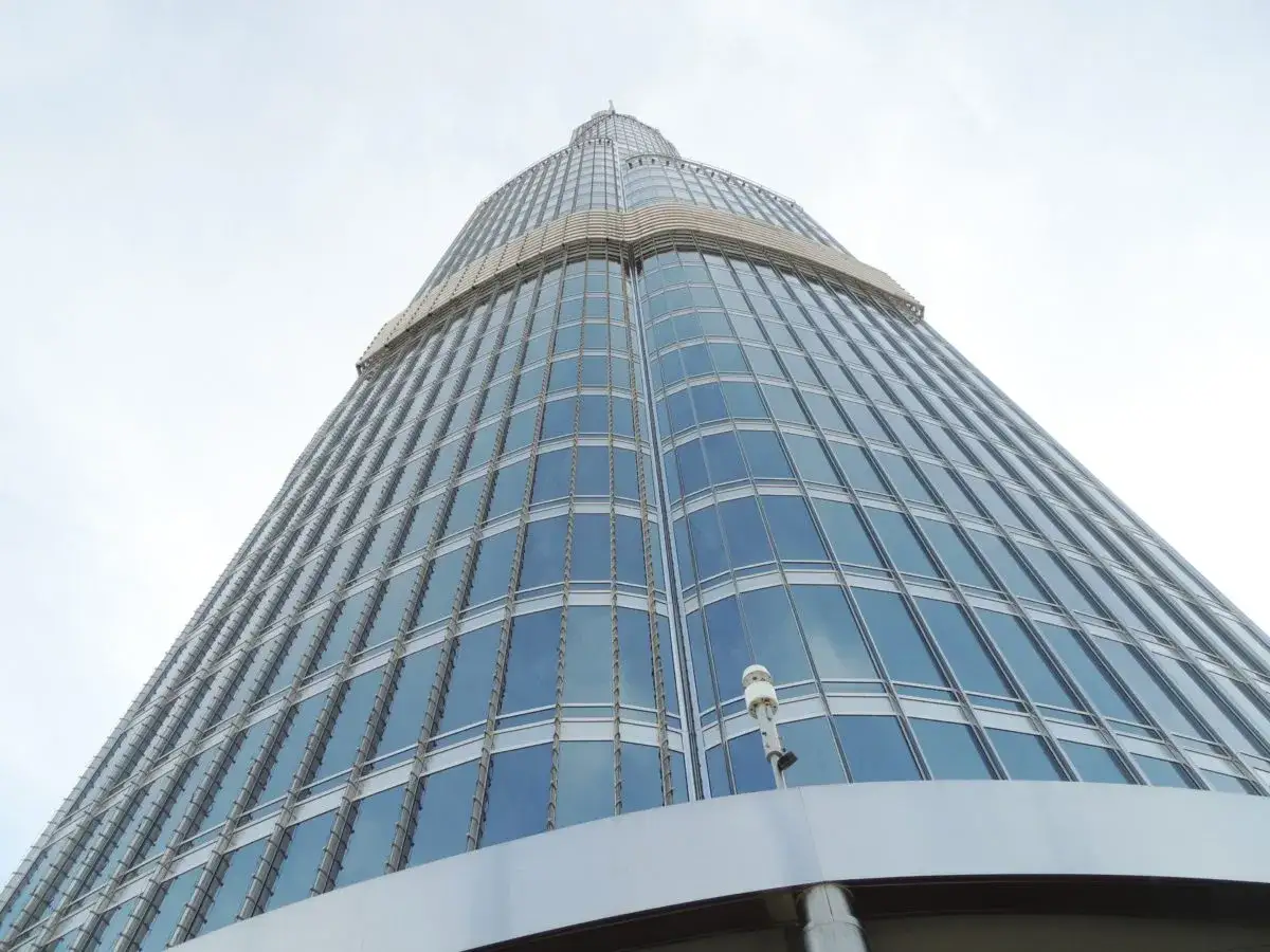 Architektura Burj Khalifa inspiracja pustynny kwiat Hymenocallis