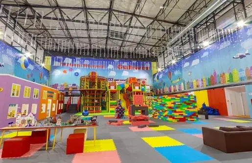 małpi gaj Katowice wnętrze