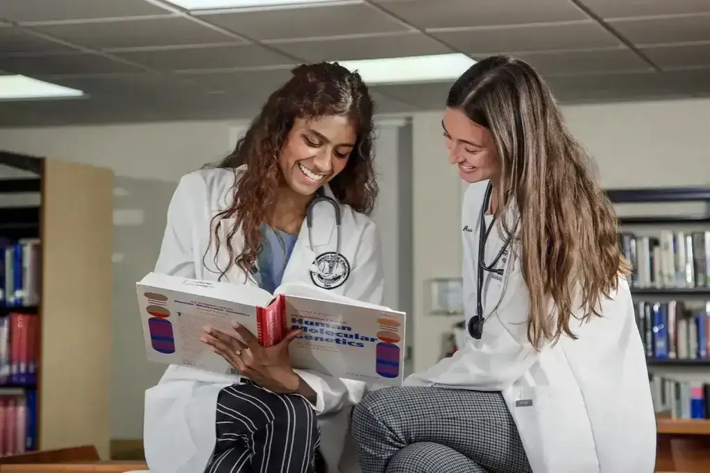 student medycyny uczy się do USMLE