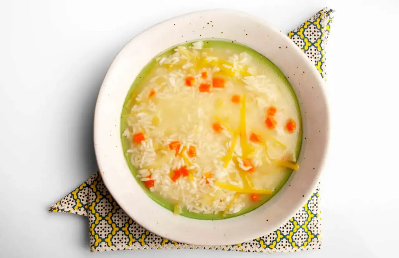 Ingredientes esenciales sopa de arroz casera