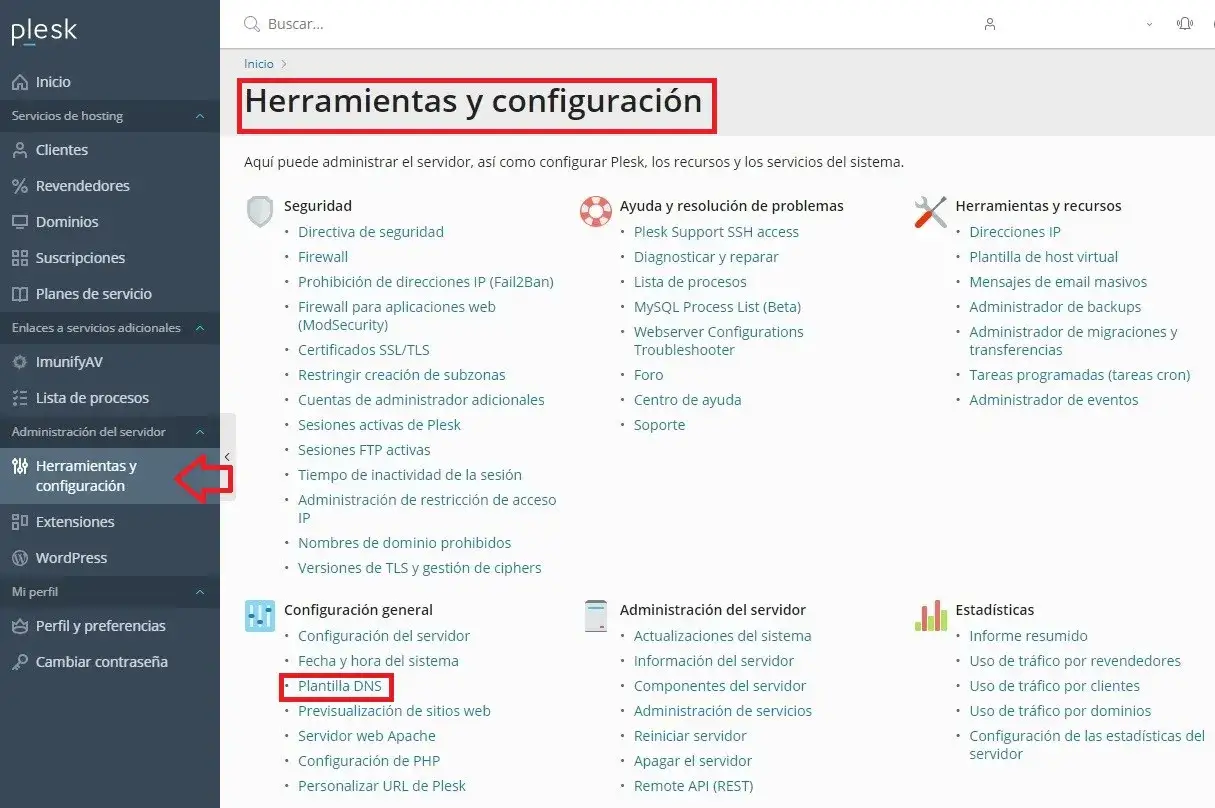 Panel de control Plesk: Herramientas y configuraci&oacute;n, secci&oacute;n Configuraci&oacute;n general, opci&oacute;n Plantilla DNS para crear dominio.