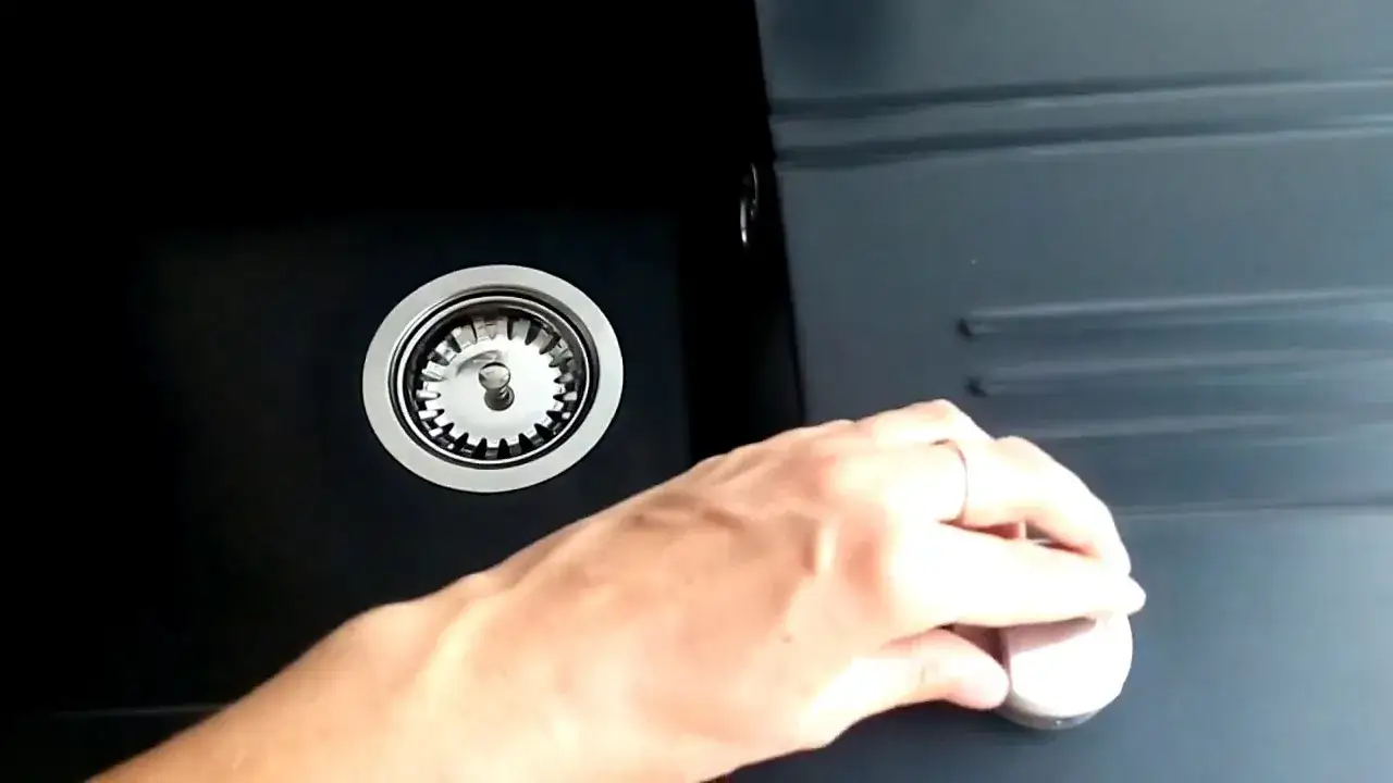 Zdjęcie Jak działa korek automatyczny do zlewu? Odkryj jego zalety i mechanizm