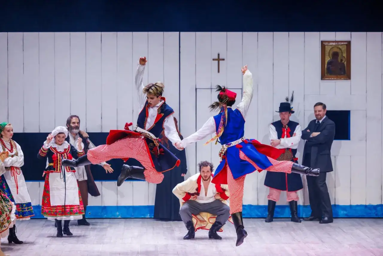 Zdjęcie Teatr dla gojów – co to znaczy i jakie ma społeczne konsekwencje?