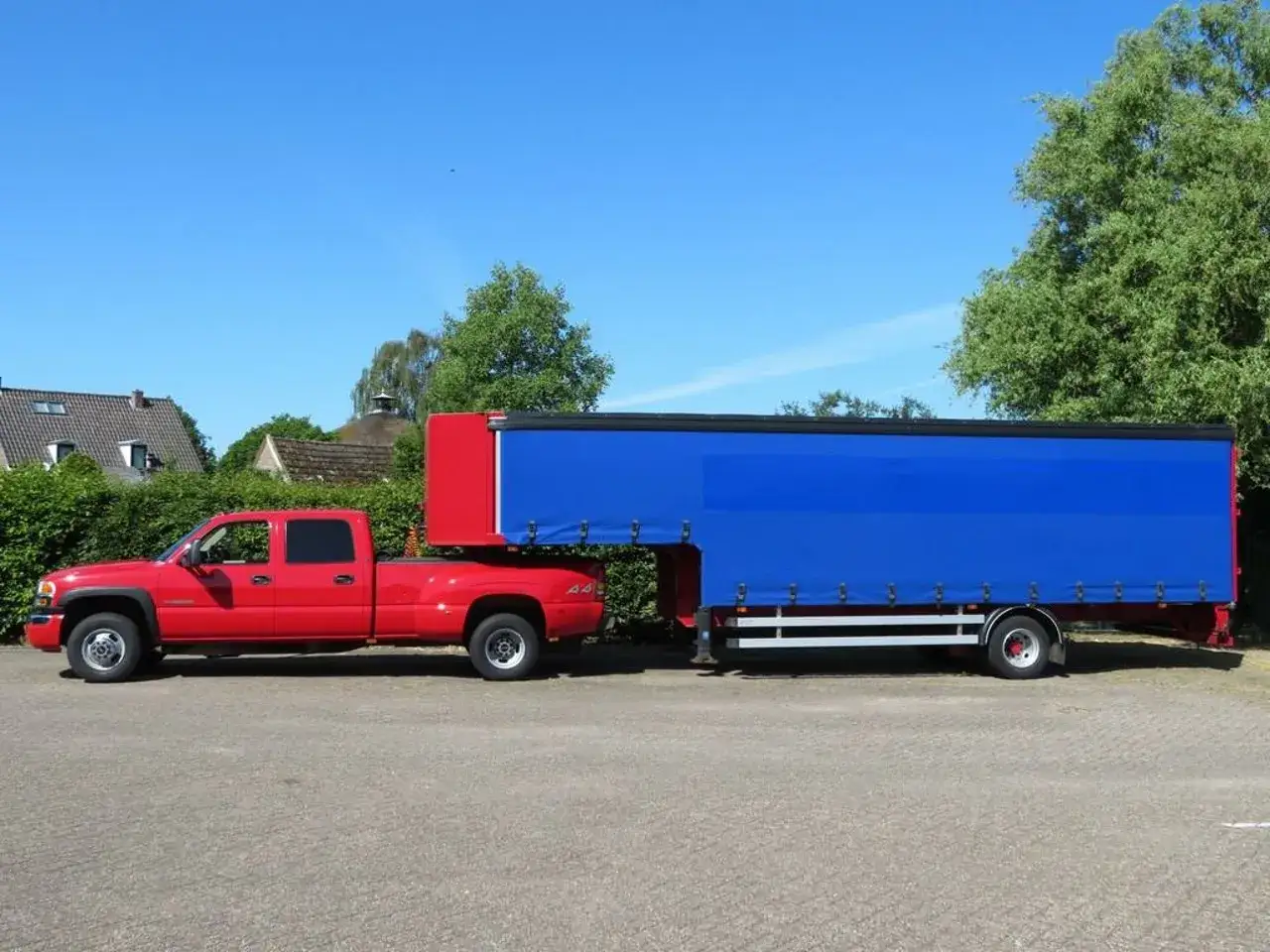 pickup z ciężką przyczepą B+E