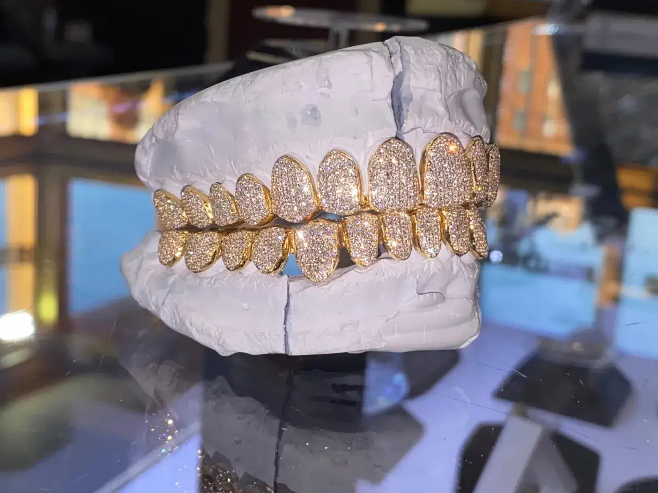 Rodzaje diamentowych zębów grillz biżuteria licówki