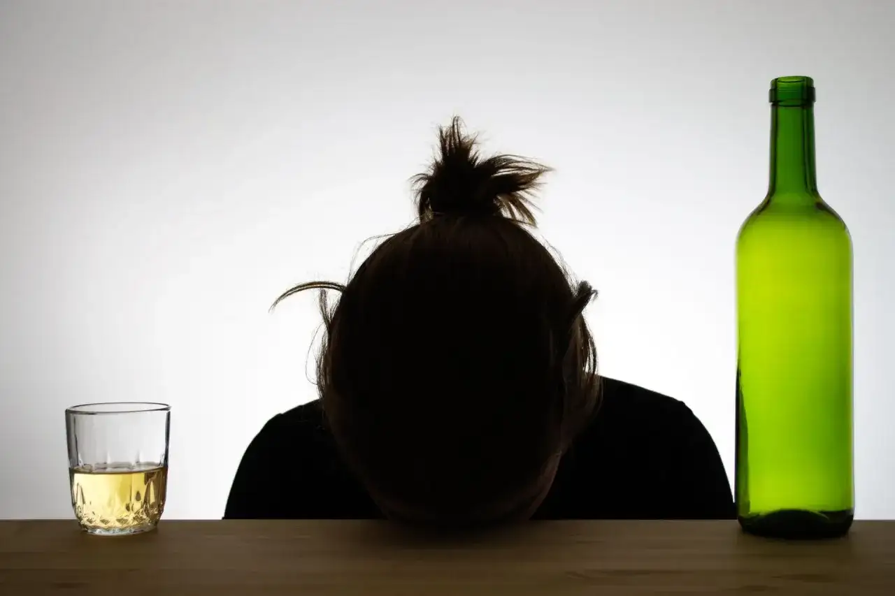 Osoba doświadczająca psychozy alkoholowej