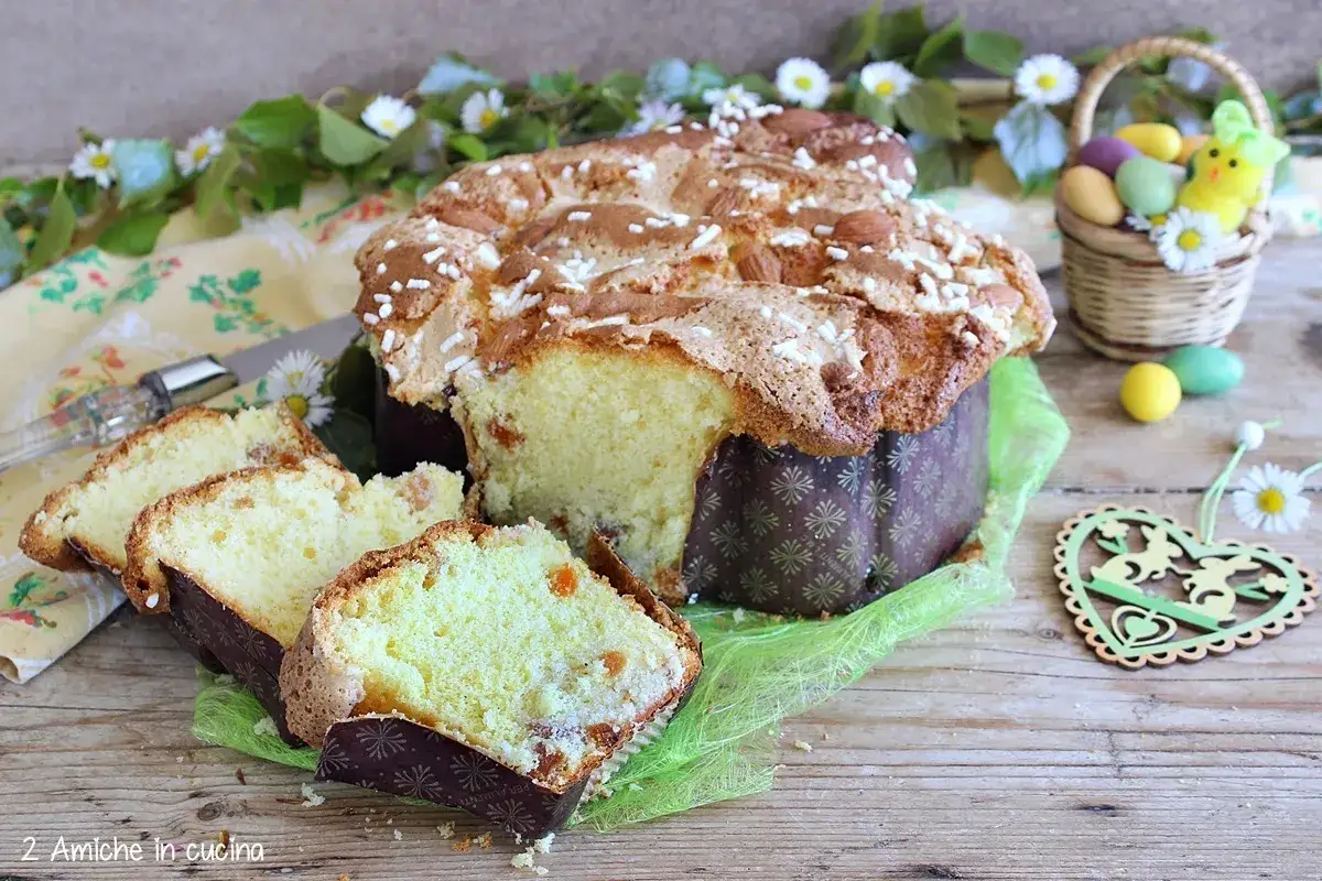 Colomba pasquale ricetta: soffice dolce con mandorle e canditi, pronto per essere gustato a Pasqua.