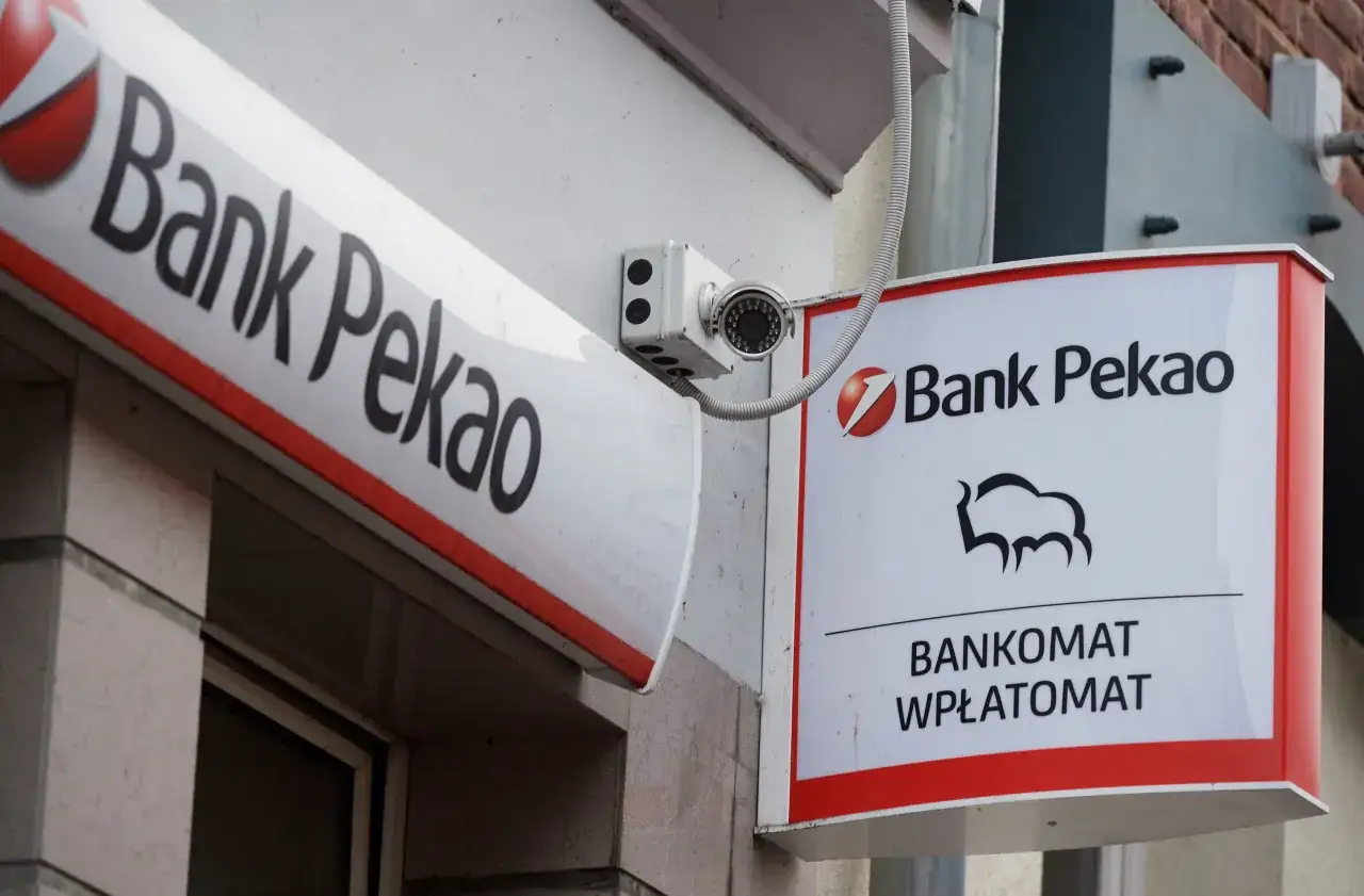 Oddział banku Pekao S.A. lub logo banku