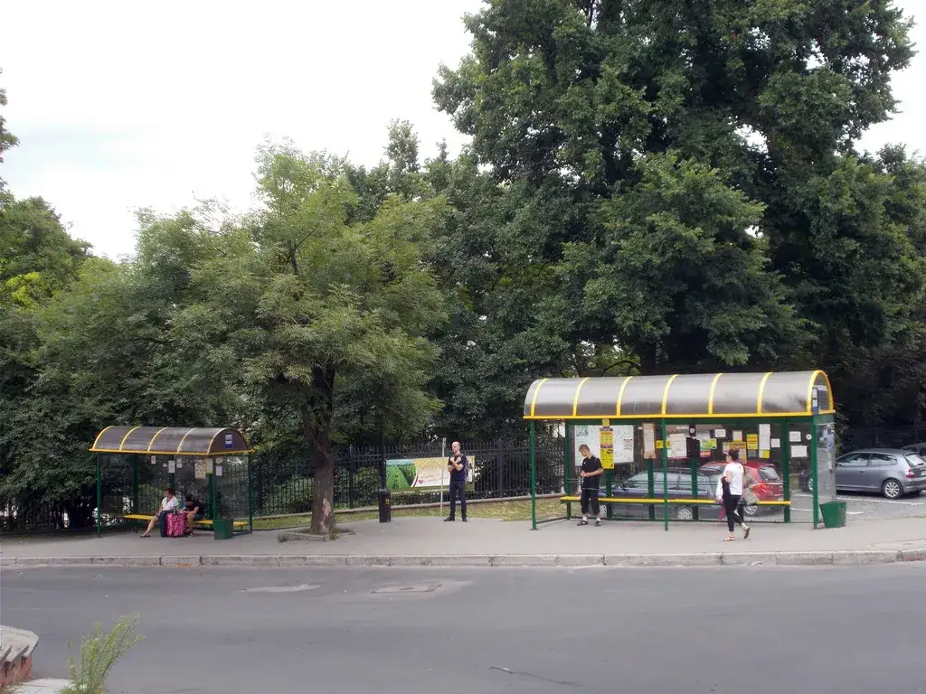 Sandomierz Brama Opatowska przystanek autobusowy