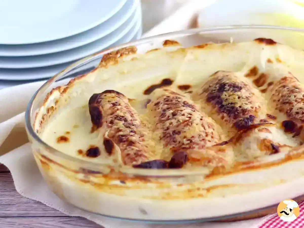 Endivias gratinadas en salsa bechamel, un plato delicioso para tus recetas de endivias.